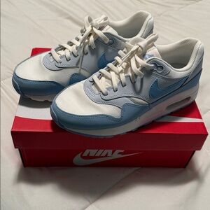 Nike Air Max Sky Blue and White Sneakers- 6 Youth (women’s 8) NWT